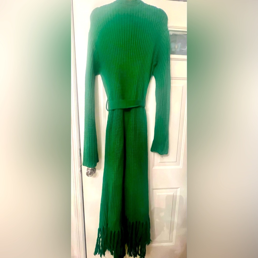 Elegant Green Ribbed Knit Dress - Picture 4 of 5